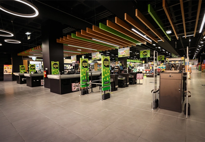 Check-out counters at a Pingo Doce (photo)