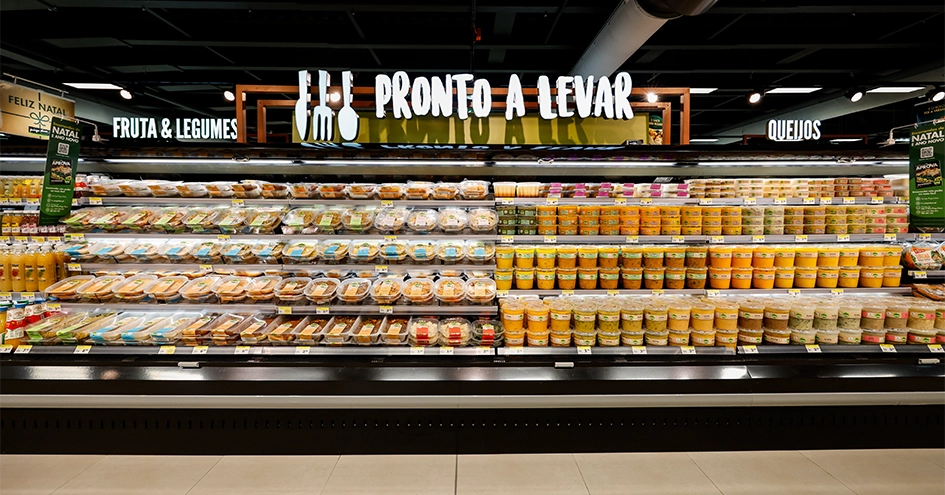 Refrigerated takeaway section in a Pingo Doce (photo)