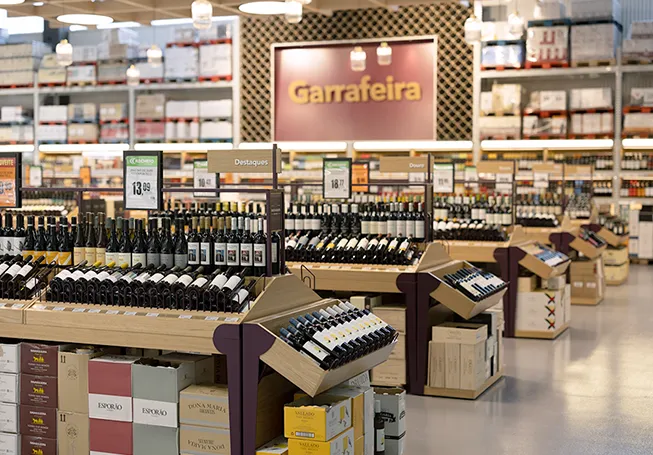 Wine section in a Recheio store (photo)