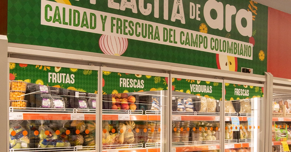 Frutas e legumes refrigerados numa loja Ara (foto)