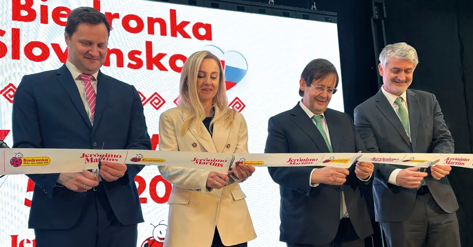 Cerimónia de inauguração da Biedronka Eslováquia (foto)